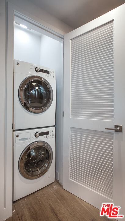 Building Photo - 12320 Montana Ave