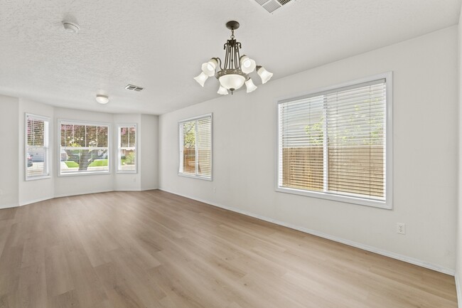 Building Photo - 3589 N Chatterton Way