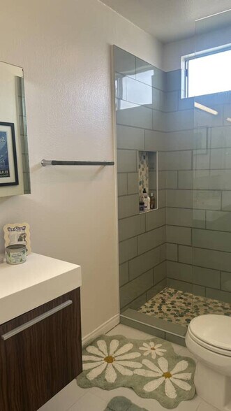 Building Photo - 11645 Montana Ave