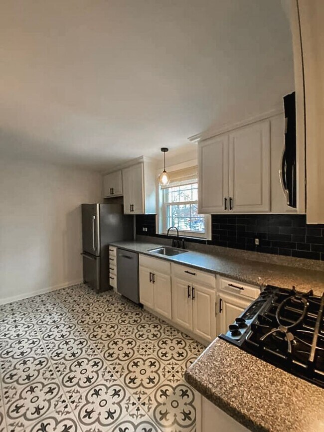 Building Photo - Charming 3 Bedroom, 2 Bath Home in Welcoming Warwick Village