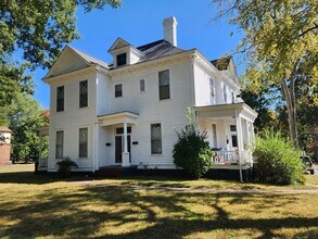 Building Photo - 1b Apartment in Statesville's Historic Dis...
