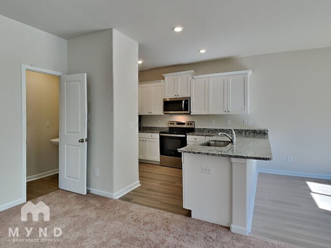 Building Photo - 168 Taverners Ln