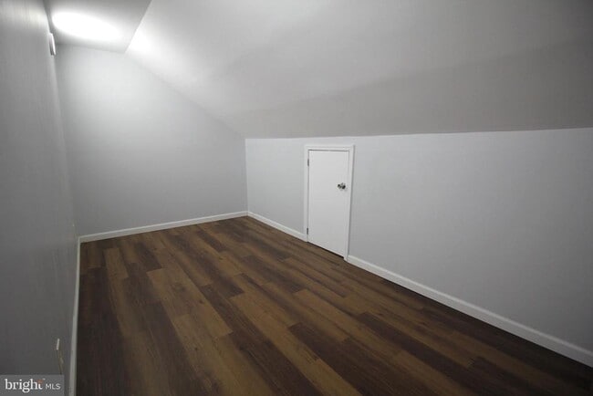 Building Photo - 417 Elmer St