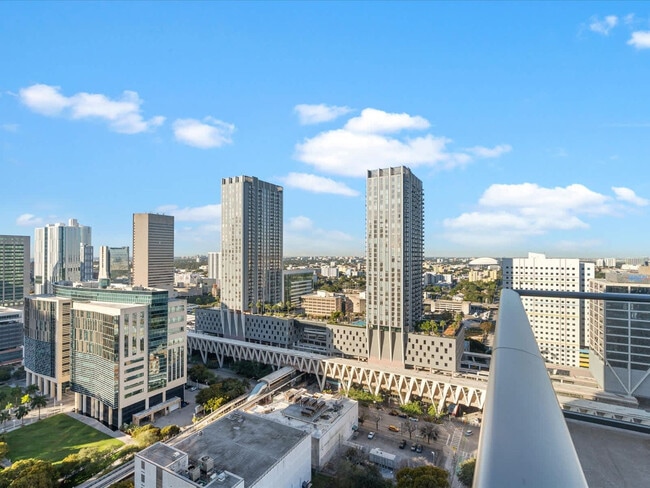 Building Photo - 11 NE 6th St