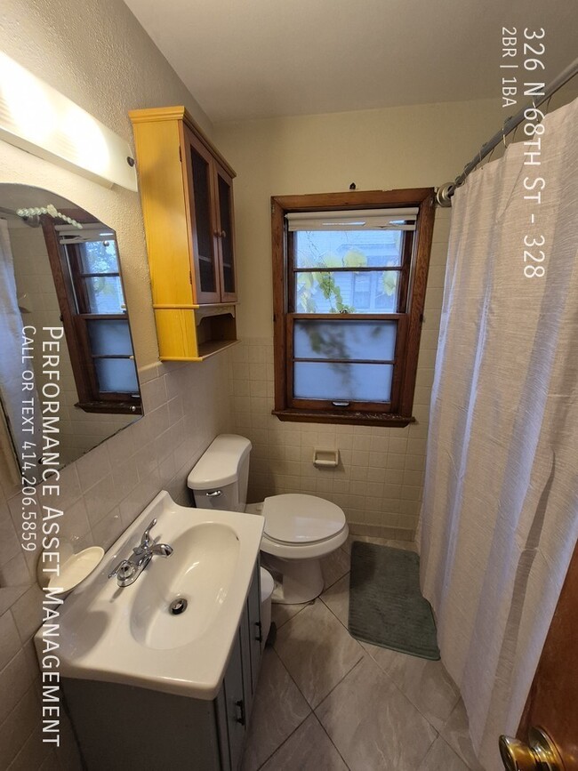 Building Photo - Charming 2BED/1BATH Wauwatosa Upper