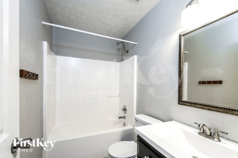 Building Photo - 6738 Wimbledon Dr