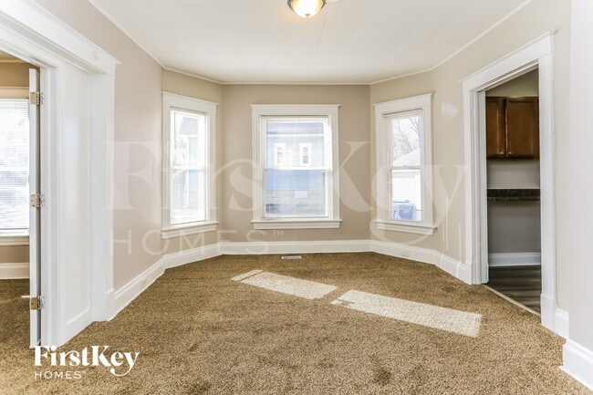 Building Photo - 202 S Park Ave