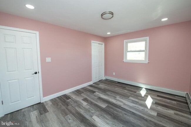 Building Photo - 710 W Callowhill St