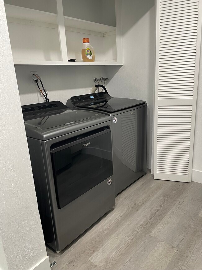 Building Photo - 15050 Sherman Way