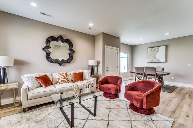 Building Photo - Skyway Maxine Plan