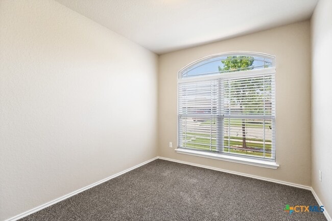 Building Photo - 1533 Redbridge Dr