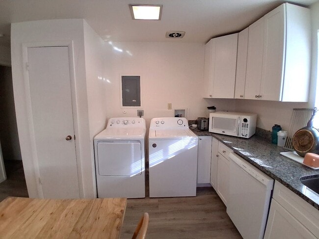 Building Photo - 776 N 600 E