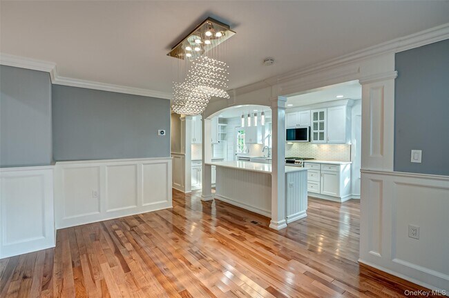 Building Photo - 850 St Johnland Rd