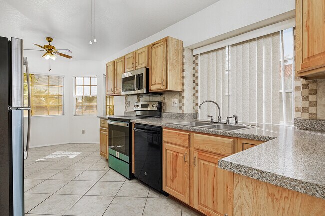 Building Photo - 5230 W Wood Owl Dr