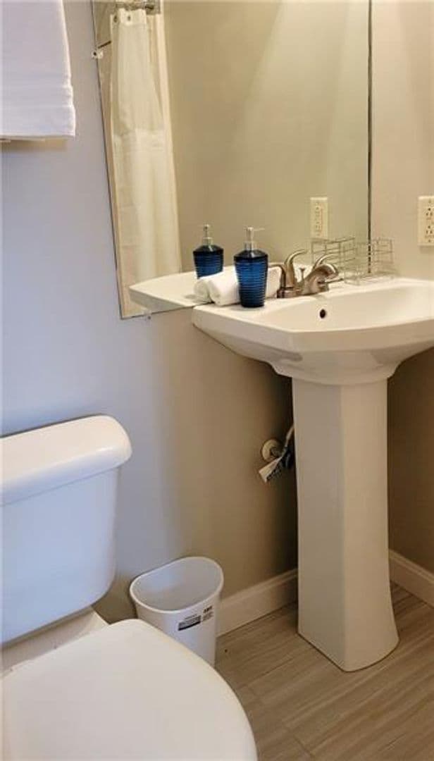 Building Photo - Spacious 4-Bedroom 3.5 bath Colonial with Pool & Modern Upgrades