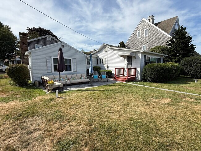 Building Photo - 2 Reed Ave