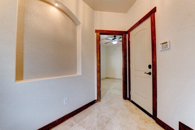 Building Photo - 1426 W 21st St