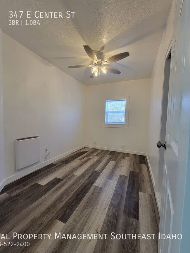 Building Photo - 347 E Center St