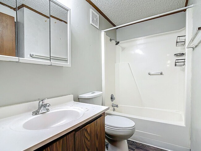 Building Photo - The Sterling - 2 Bedroom 1 Bathroom with i...