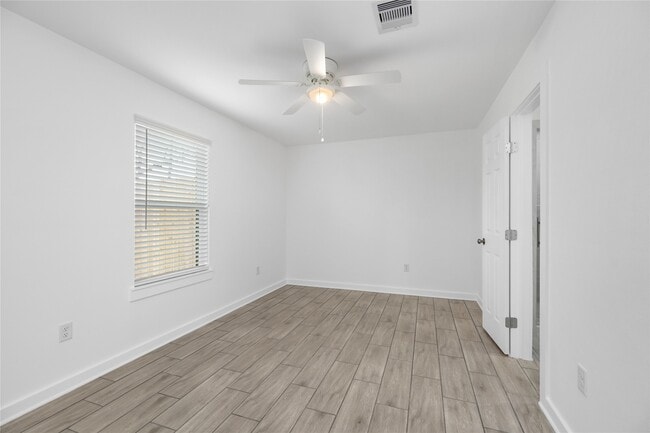 Building Photo - 6004 Bois D Arc St