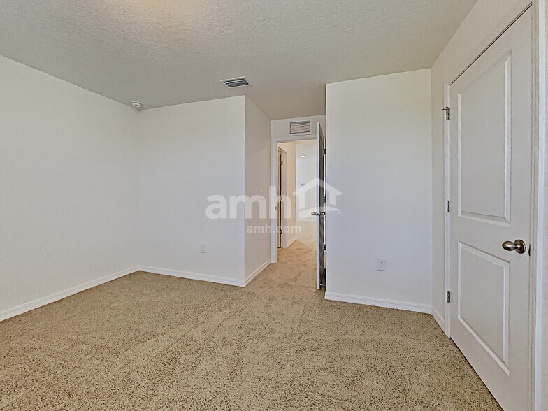 Building Photo - 10316 Flathead Dr