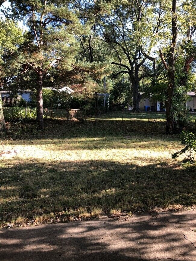 Building Photo - 3 Bedroom 1 Bath Beautifully Updated Home in Florissant, MO.