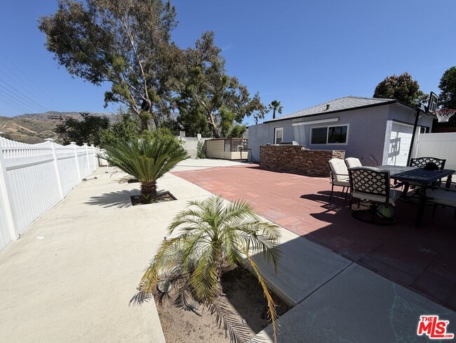 Building Photo - 8561 Kyle St