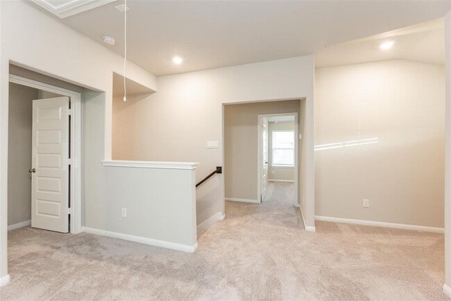 Building Photo - 7215 Wilshire Ct