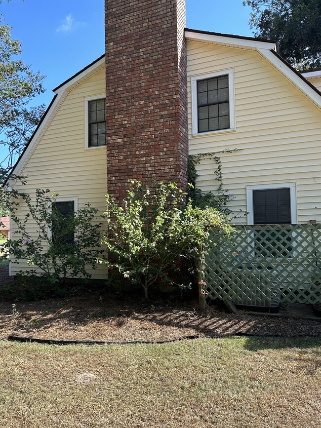 Building Photo - 141 Turtledove Dr