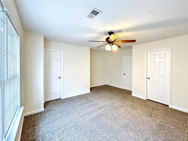 Building Photo - 4159 Park Chase Dr
