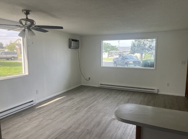 Building Photo - The Grove