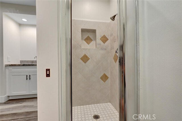 Building Photo - 402 E Glendale Dr