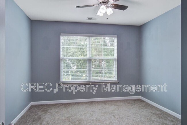 Building Photo - 202 Center Hill Ct