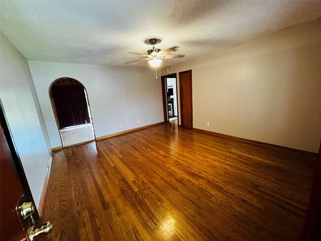 Building Photo - 13421 Utica St