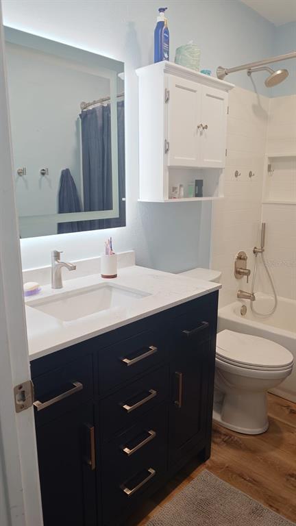 Building Photo - 3837 Pompano Dr SE