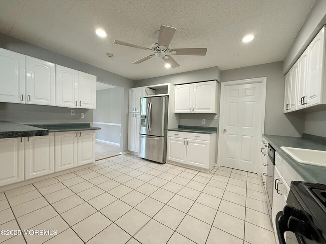 Building Photo - 401 Leesville Rd