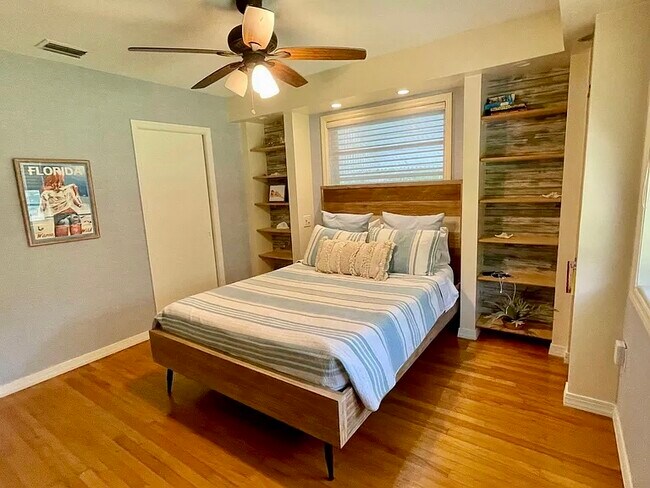 Building Photo - 235 Fordham Dr