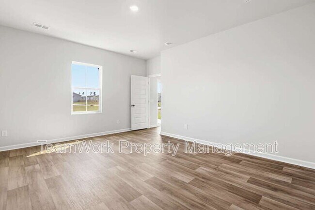 Building Photo - 376 Tiliwa St