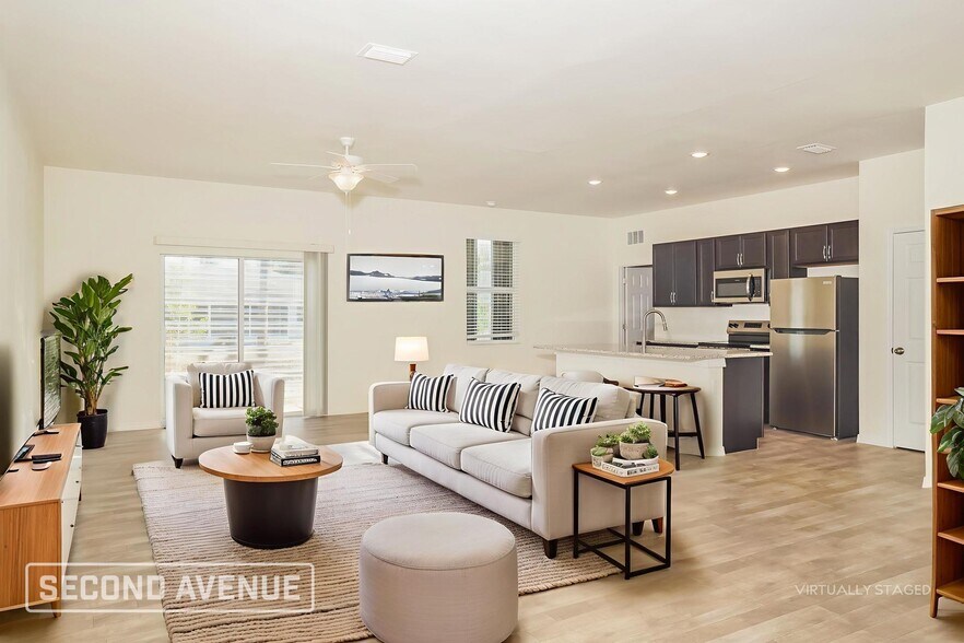 Building Photo - 1004 S Lassonde St