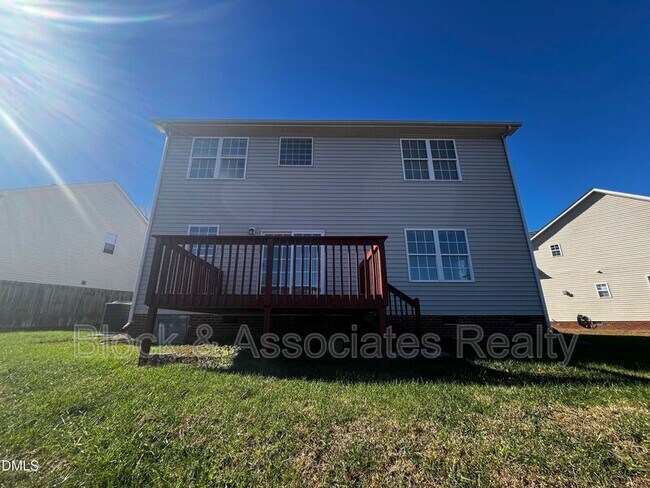 Building Photo - 116 Reno Ave