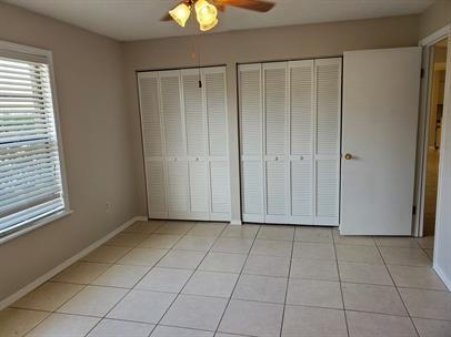Building Photo - Spacious 3 bedroom house with large screened back porch