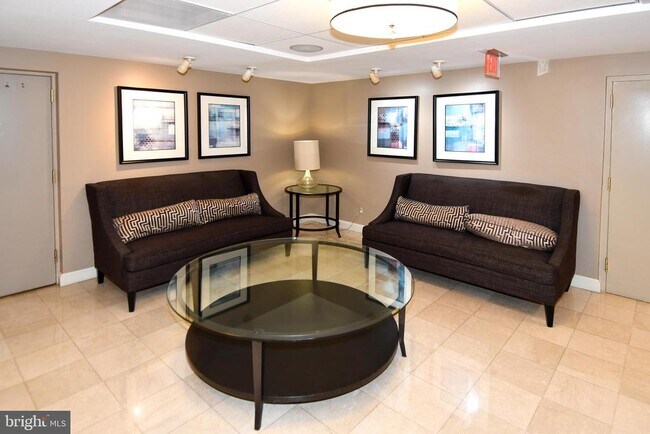 Building Photo - 4601 N Park Ave