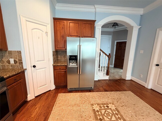 Building Photo - 1007 Kern St