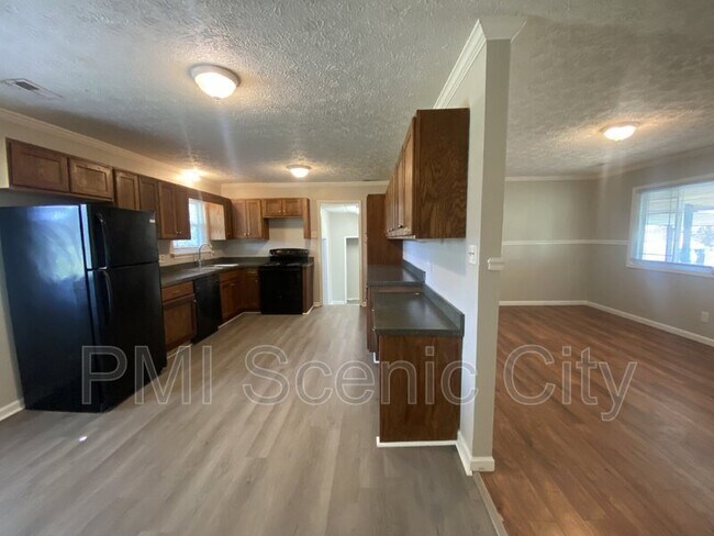 Building Photo - 168 Reynolds Dr