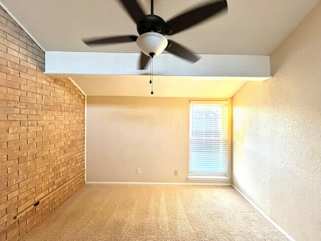 Building Photo - 70 Chervil Common