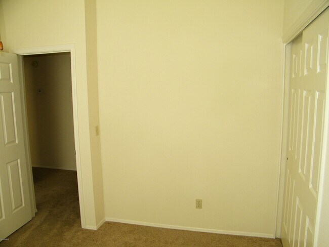 Building Photo - 10533 E Bella Vista Dr