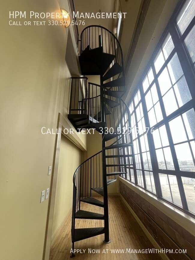 Building Photo - 2404 Prospect Ave E