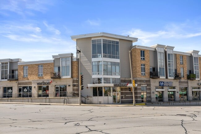Building Photo - 2121 S Kinnickinnic Ave