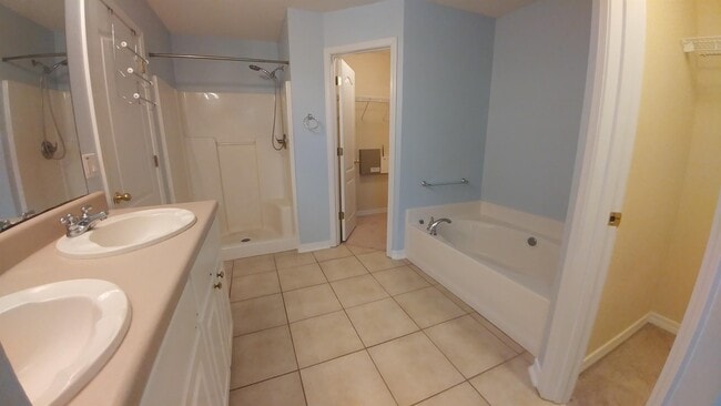 Building Photo - 6568 Fern St