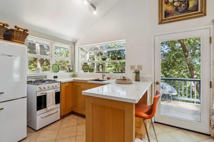 Building Photo - 1155 Fanning Grade